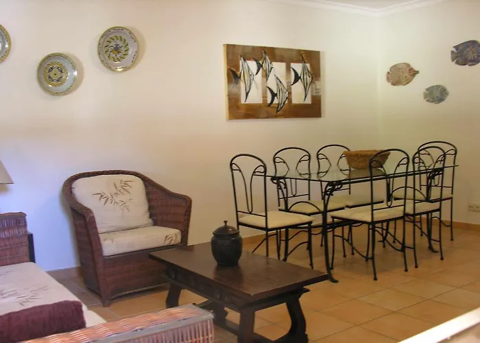 Retur Algarve Beach House