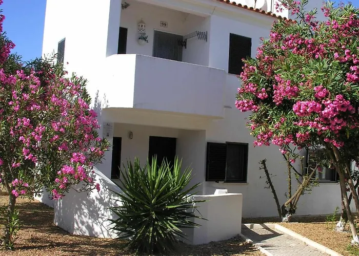 Retur Algarve Beach House